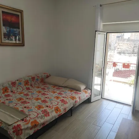 Casa Di Fronte Al Castello Hébergement de vacances