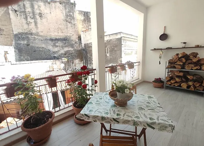 Casa Di Fronte Al Castello