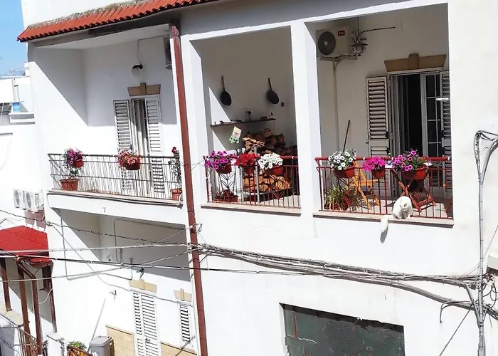 Casa Di Fronte Al Castello